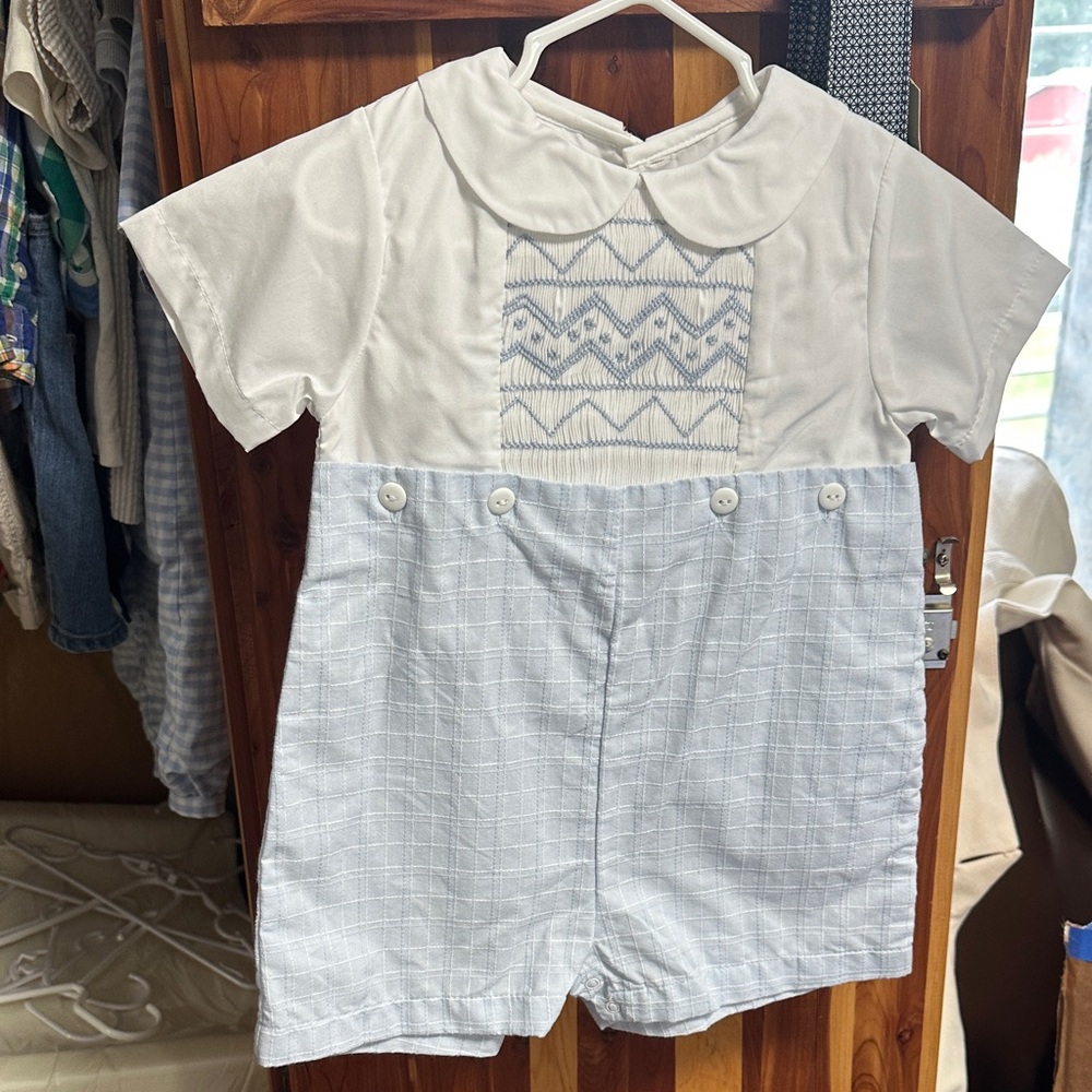 Petit Ami Classic White and Blue outfit